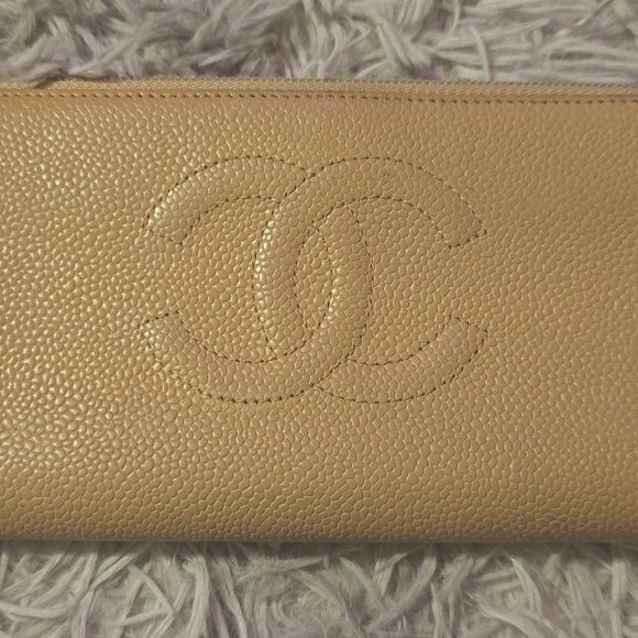 Chanel Tan & Gold Beautiful Caviar Long Zip Wallet (GUC)(READ DESCRIPTION) - Picture 2 of 13